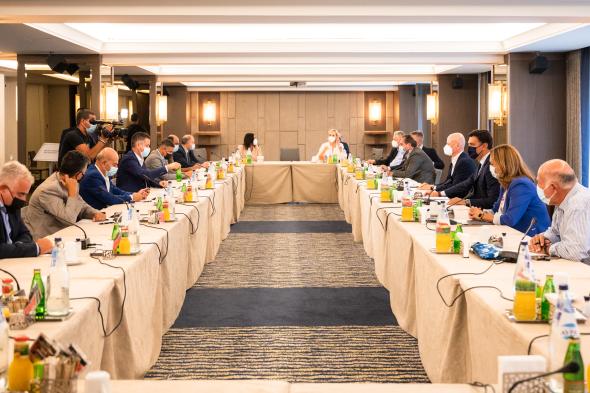 08/09/2021 – Συνάντηση εργασίας Υπουργού Τουρισμού Βασίλη Κικίλια με τον Σύνδεσμο Ελληνικών Τουριστικών Επιχειρήσεων – Δηλώσεις Υπουργού Τουρισμού και Προέδρου ΣΕΤΕ