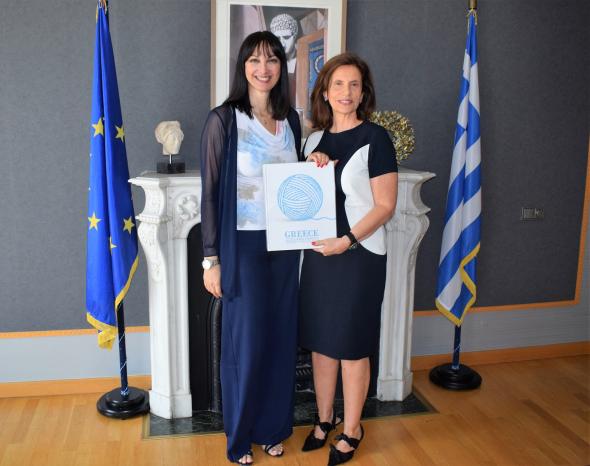 10/07/2018:Συνάντηση της Υπουργού Τουρισμού  Έλενας Κουντουρά με την Πρέσβη του Λιβάνου Ντόνα Μπαρακάτ για την ενδυνάμωση της τουριστικής συνεργασίας