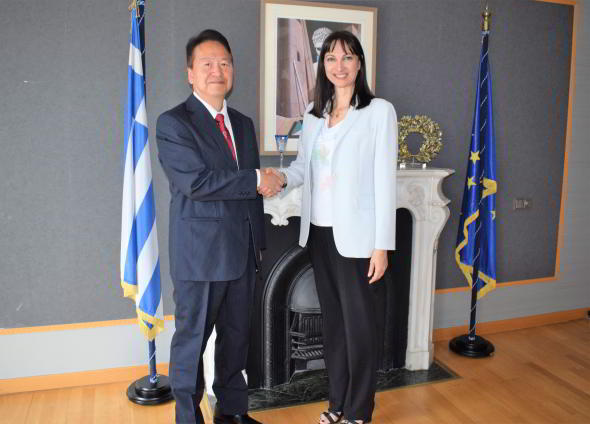 31/10/2017: Συνάντηση της Υπουργού Τουρισμού Έλενας Κουντουρά με το νέο Ιάπωνα Πρέσβη Υasuhiro Shimizu για την ενίσχυση της συνεργασίας Ελλάδας- Ιαπωνίας στον τουρισμό