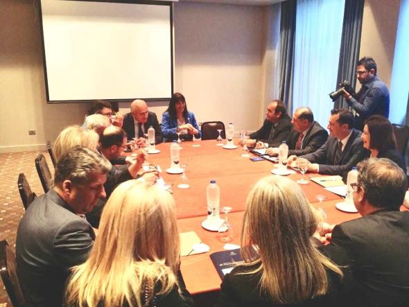 27/04/2017: Σύσκεψη της Υπουργού Τουρισμού Έλενας Κουντουρά με τους φορείς για την περαιτέρω τουριστική ανάπτυξη της Περιφέρειας Ανατολικής Μακεδονίας και Θράκης
