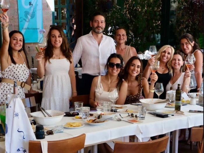 Influencers από την Τουρκία υμνούν Ρόδο και Σύμη